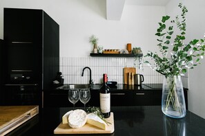 Carmel Beach House 3BR w/ Roof deck 201 | Bếp riêng | Dụng cụ pha cà phê/trà 