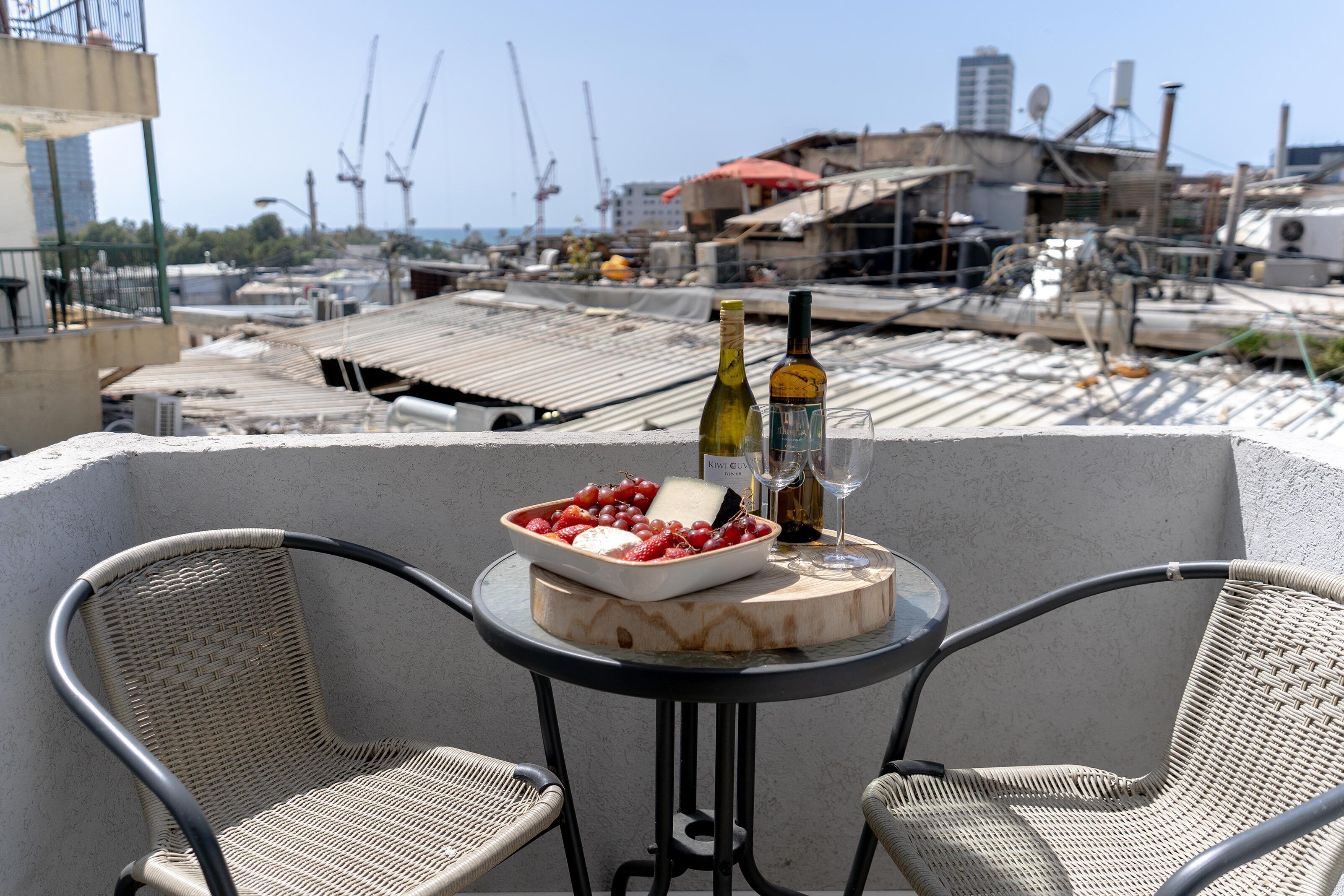 Carmel Beach House 2BR Suite w/ Roof 102\03 | Terrace/patio