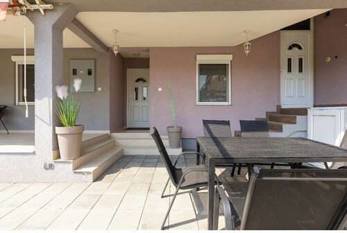 Charlie&Blueberries near airport