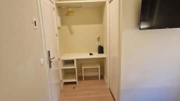 Een kluis op de kamer, verduisterende gordijnen