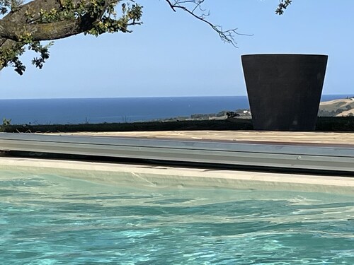 Villa with swimming pool sea view