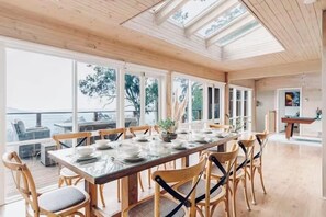 Dining - Villa with Spa and Breathtaking Views of Dandenong Ranges (Kalorama)