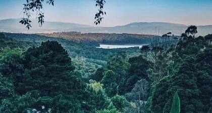 Villa with Spa and Breathtaking Views of Dandenong Ranges