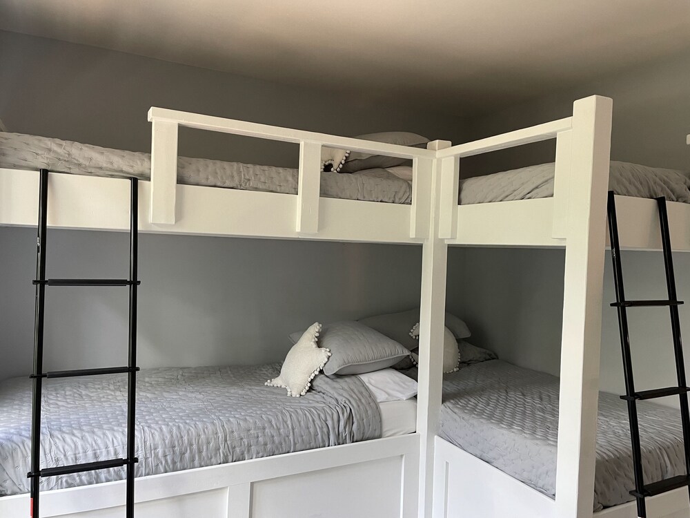 Lake Front Cottage with New Dock & Kid’s Kayaks Reed Creek Vrbo