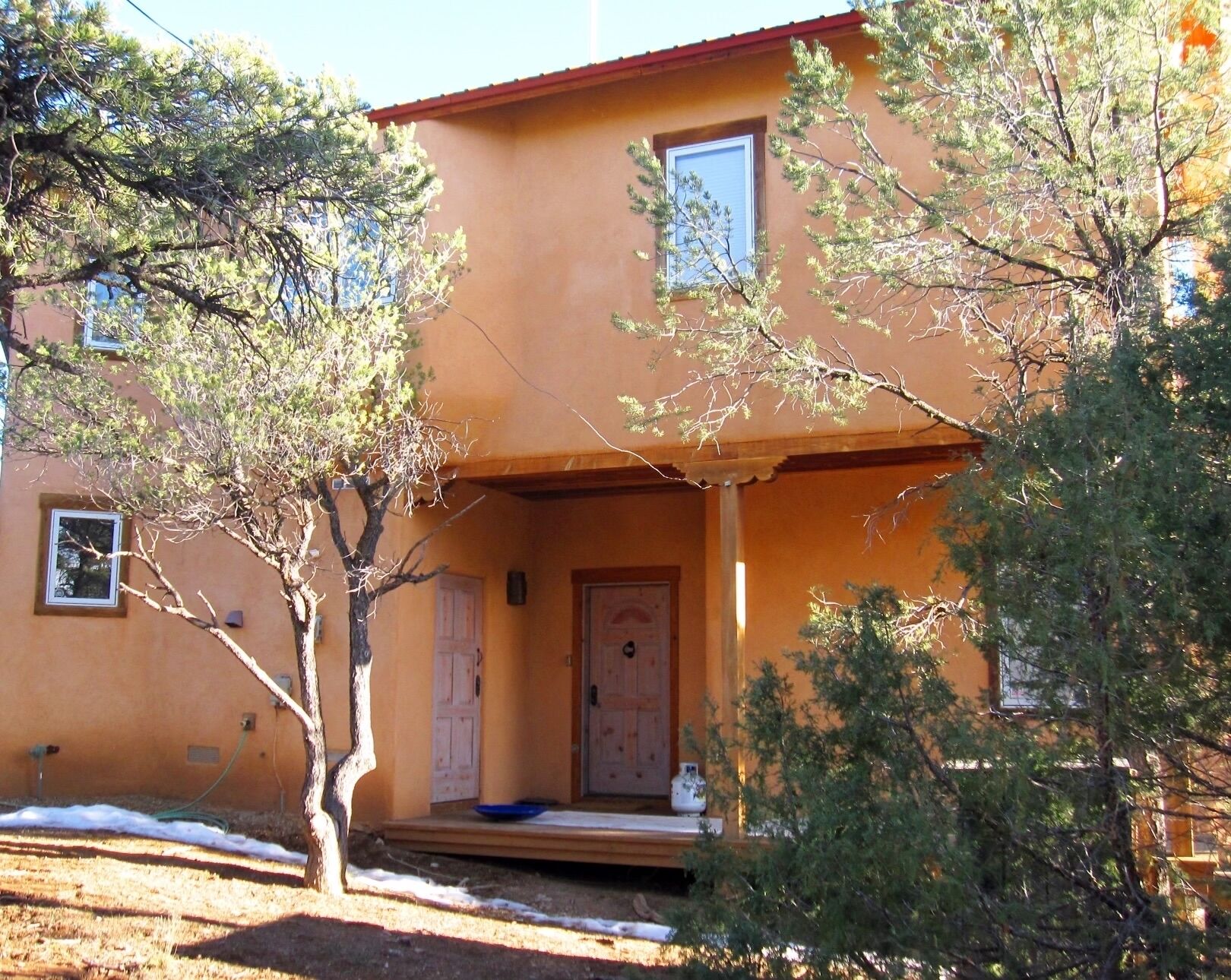 Casa Cielo - Mountain Home with hot tub between Taos Ski Valley and Town of Taos