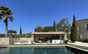 Piscine extérieure, piscine chauffée