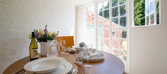 Arrow Lodge at Ragley Estate - sleeps 2 guests  in 1 bedroom