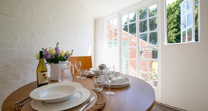 Arrow Lodge at Ragley Estate - sleeps 2 guests in 1 bedroom