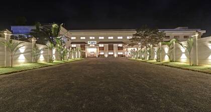 Treebo Premium Vahada