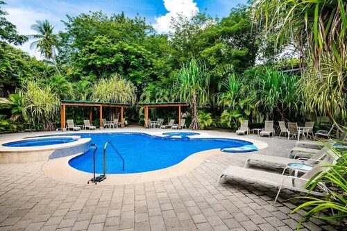 Beach Paradise | Pool, 250 meters from Playa Penca