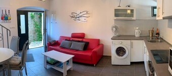 Picturesque Stonehouse in Knockout Vrboska Hvar