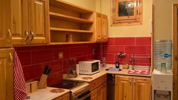 Apartemen | Dapur pribadi | Lemari es, microwave, oven, dan kompor
