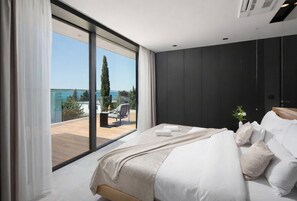 4 bedrooms, iron/ironing board, WiFi, bed sheets - Villa Calmissima Starigrad with private pool and jacuzzi by the sea in Starigrad (Starigrad)