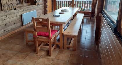 Chalet avec cheminée (bois fourni ) 10 couchages (Réduction au delà de 3 nuits)