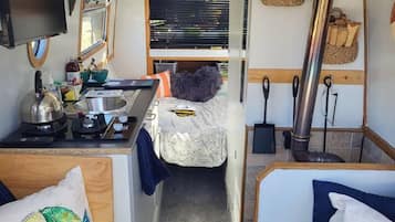 Cabin, 1 Queen Bed | 1 bedroom, free WiFi, bed sheets