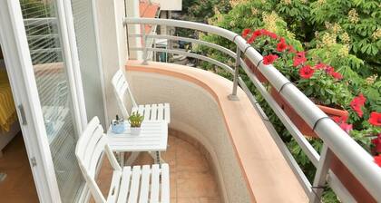 Unique Apartment Leninova