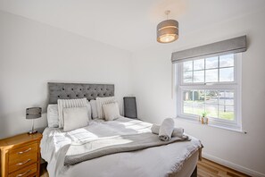 Apartment | 2 bedrooms, iron/ironing board, free WiFi, bed sheets - Carlisle - Apartment - Sleeps 5 - Pet-friendly (Carlisle)
