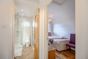 Apartment | Bathroom