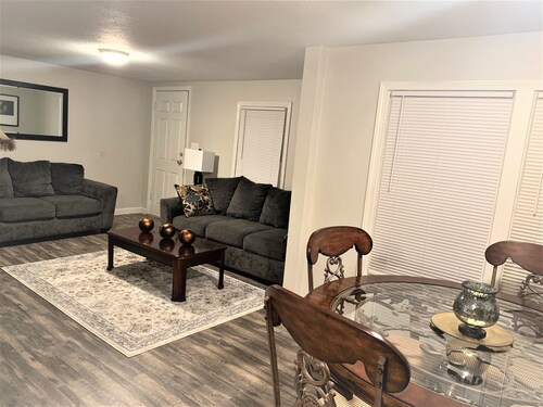 The Hideaway - Executive/Vacation Rental Home