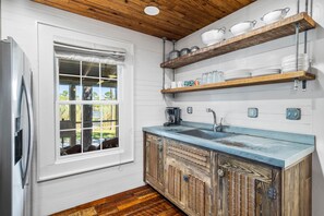 Interior - Papa's Hideaway- secluded cottage in Grayton on the lake (Santa Rosa Beach)