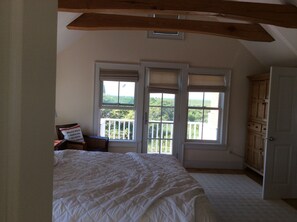 6 bedrooms, free WiFi - Walking Distance from the beach! (Nantucket)
