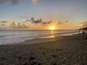 Liegestühle, Strandtücher