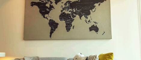 TV, Netflix, streaming services, stereo