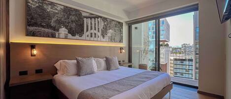 2 soverom, skrivebord, strykejern/-brett og wi-fi