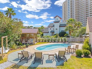 A heated pool - Quaint Beach House | Private Pool | Putting Green | 2 Min Walk To Private Beach (Miramar Beach)