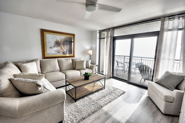 Condo, 3 Bedrooms | Interior