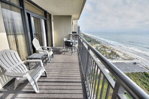 Condo, 3 Bedrooms | Property grounds