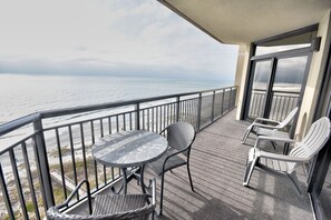 Condo, 3 Bedrooms | Property grounds
