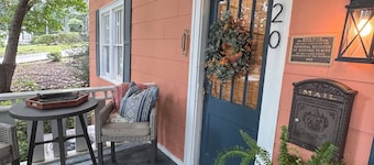2BR 2BA Historic Prospect Home with Hot Tub & Boat Rental Option