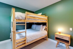 4 quartos, ferros/tábuas de passar roupa, berço de viagem, Wi-Fi