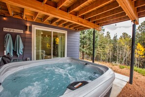 Terrace/patio - Modern Forrest Escape with Hot Tub & Scenic Views (Woodland Park)