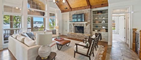 Smart TV, fireplace, ping pong, books