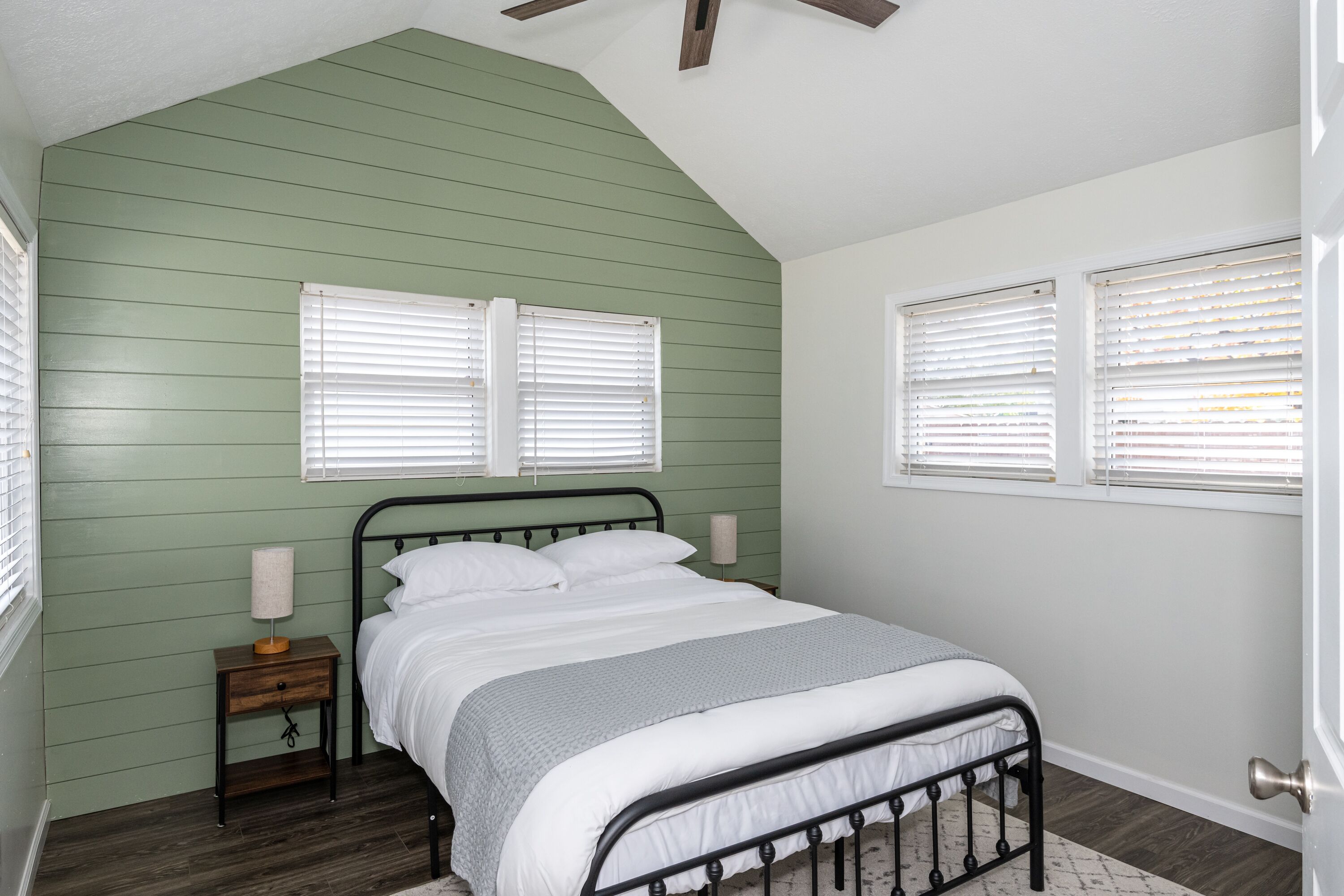 3 chambres, fer et planche à repasser, lit parapluie, Wi-Fi gratuit