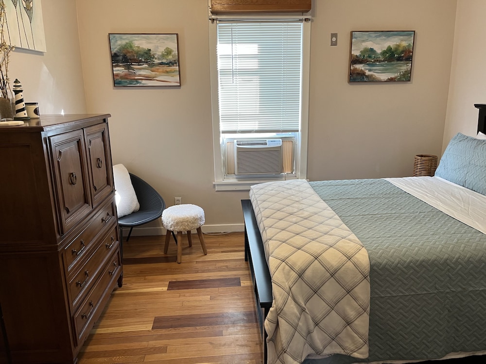 Eclectic & Whimsical themed Apt w/ Free Parking & PetFriendly