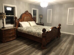 5 bedrooms, iron/ironing board, WiFi, bed sheets