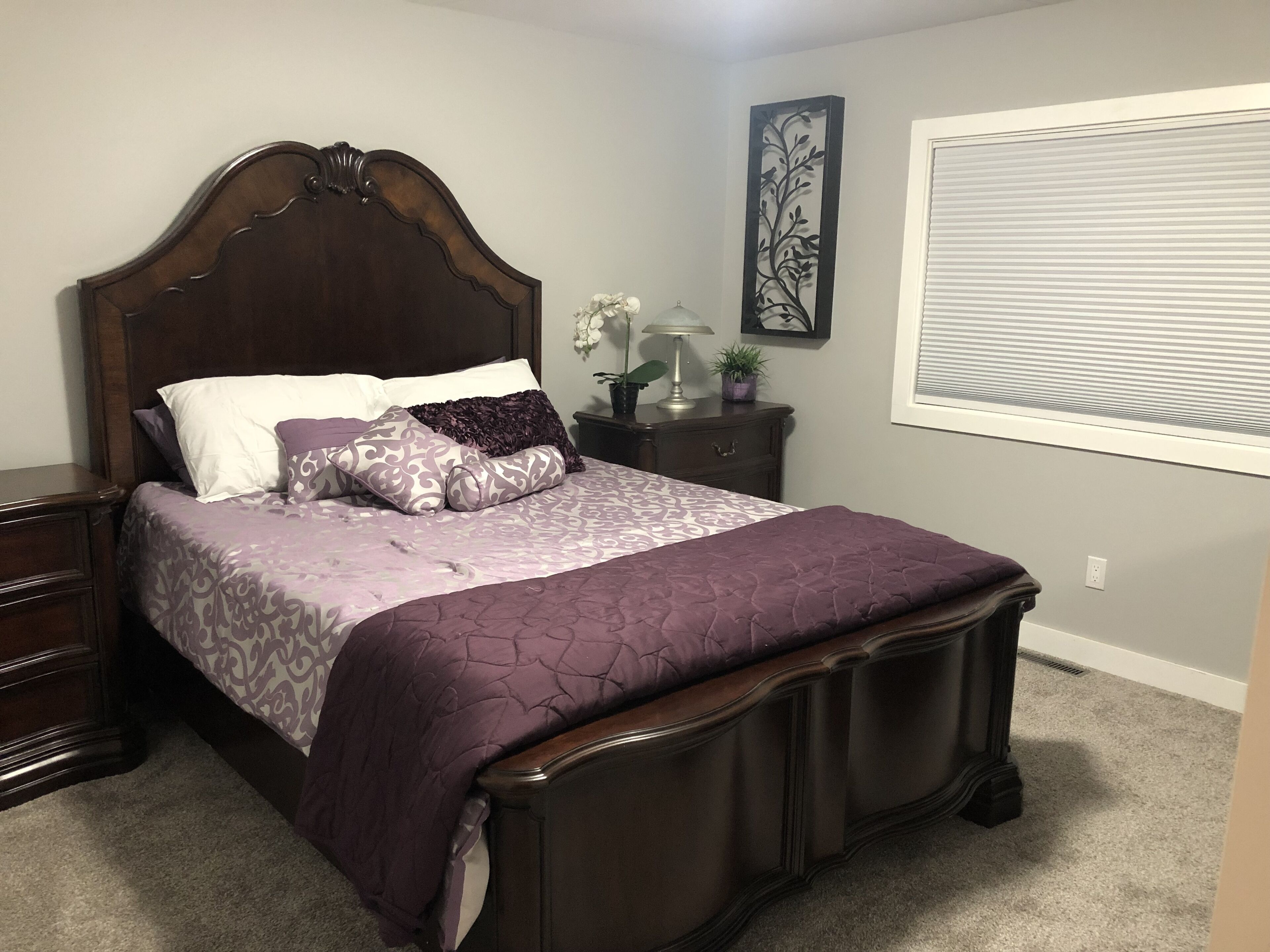 5 bedrooms, iron/ironing board, WiFi, bed sheets