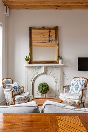 Living area - Brewery Park Hotel (Halifax)