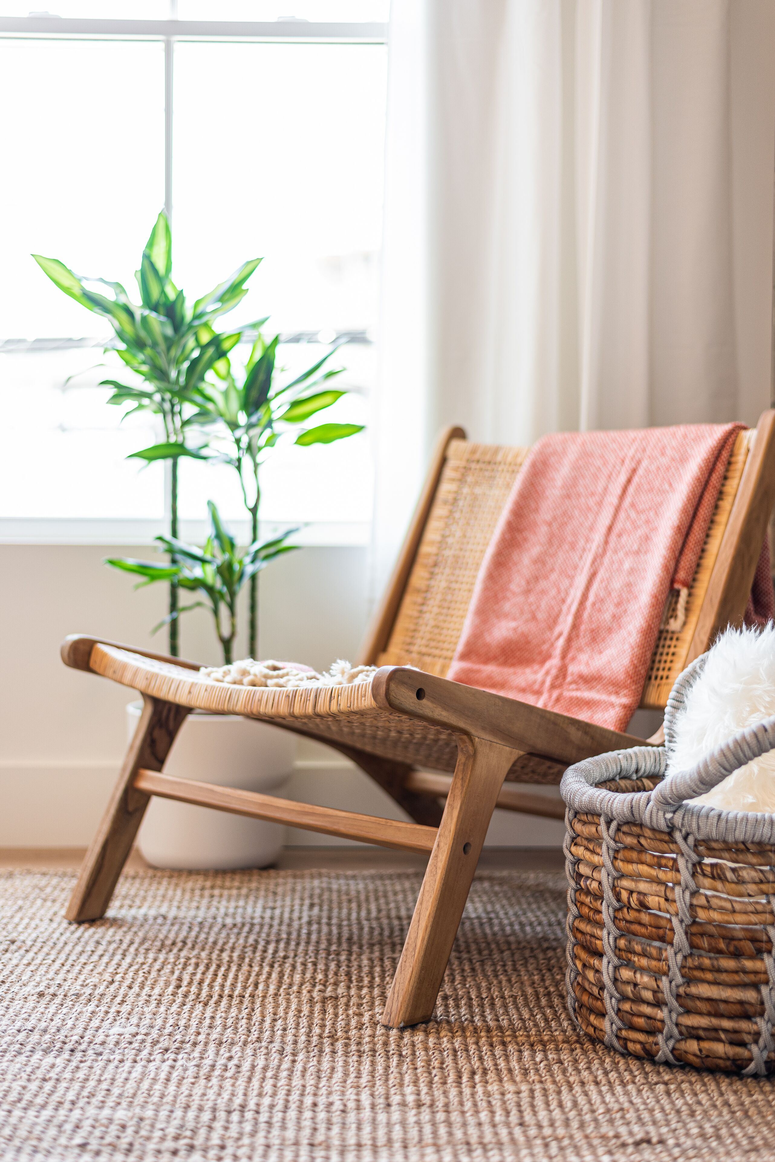 King Suite 2202 | Premium bedding, minibar, individually decorated, individually furnished