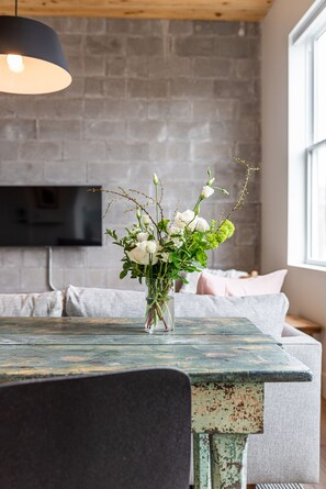 King Suite 2302 | Living area | Smart TV, Netflix, streaming services - Brewery Park Hotel (Halifax)