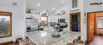 Beautiful OBX Home w. Pristine Views by RedAwning