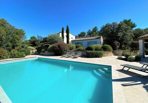 Outdoor pool - Spacious, peaceful villa in 1 hectare grounds near Gordes (Goult)