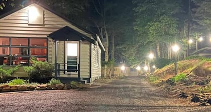 Nate`s Cabin at Water`s Edge