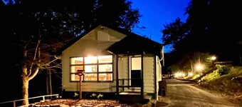 Nate's Cabin at Water's Edge