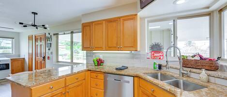 Fridge, microwave, stovetop, dishwasher
