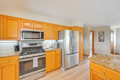Family-Friendly Yakima Escape w/ Yard & Pool!