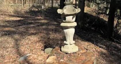 Hidden Hemlock Retreat Sauna, Spa Tub, Fireplace, Trails, 500M Wi-fi